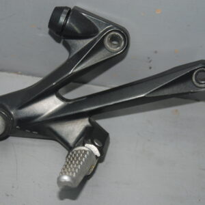 2005 KAWASAKI ZX 14 REAR FOOT PEG & BRACKET R/H